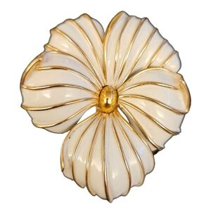 VTG 50s Trifari Flower Brooch